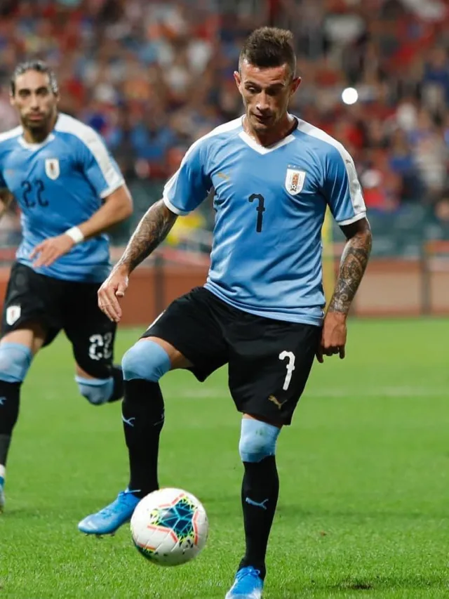 Uruguai balança a rede e sai na frente, mas Estados Unidos busca empate com gol de sorte em casa