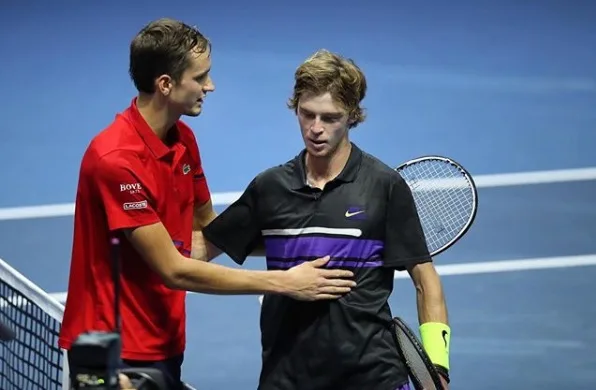 Atual vice-campeão do US Open, Daniil Medvedev vence outra e fará semifinal em São Petersburgo