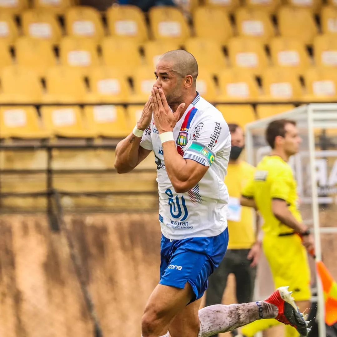 Com briga entre técnicos, São Caetano vence o São Bento na primeira decisão da A2