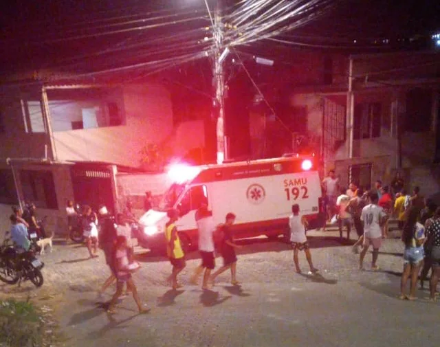 Criança de 6 anos morre ao descer ladeira de bicicleta e bater em poste em Cariacica