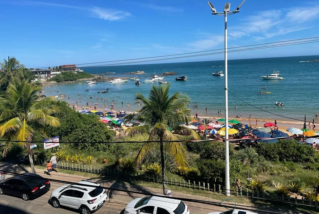 Primeiro dia de Carnaval com sol e praias cheias na Grande Vitória; veja a previsão para o domingo