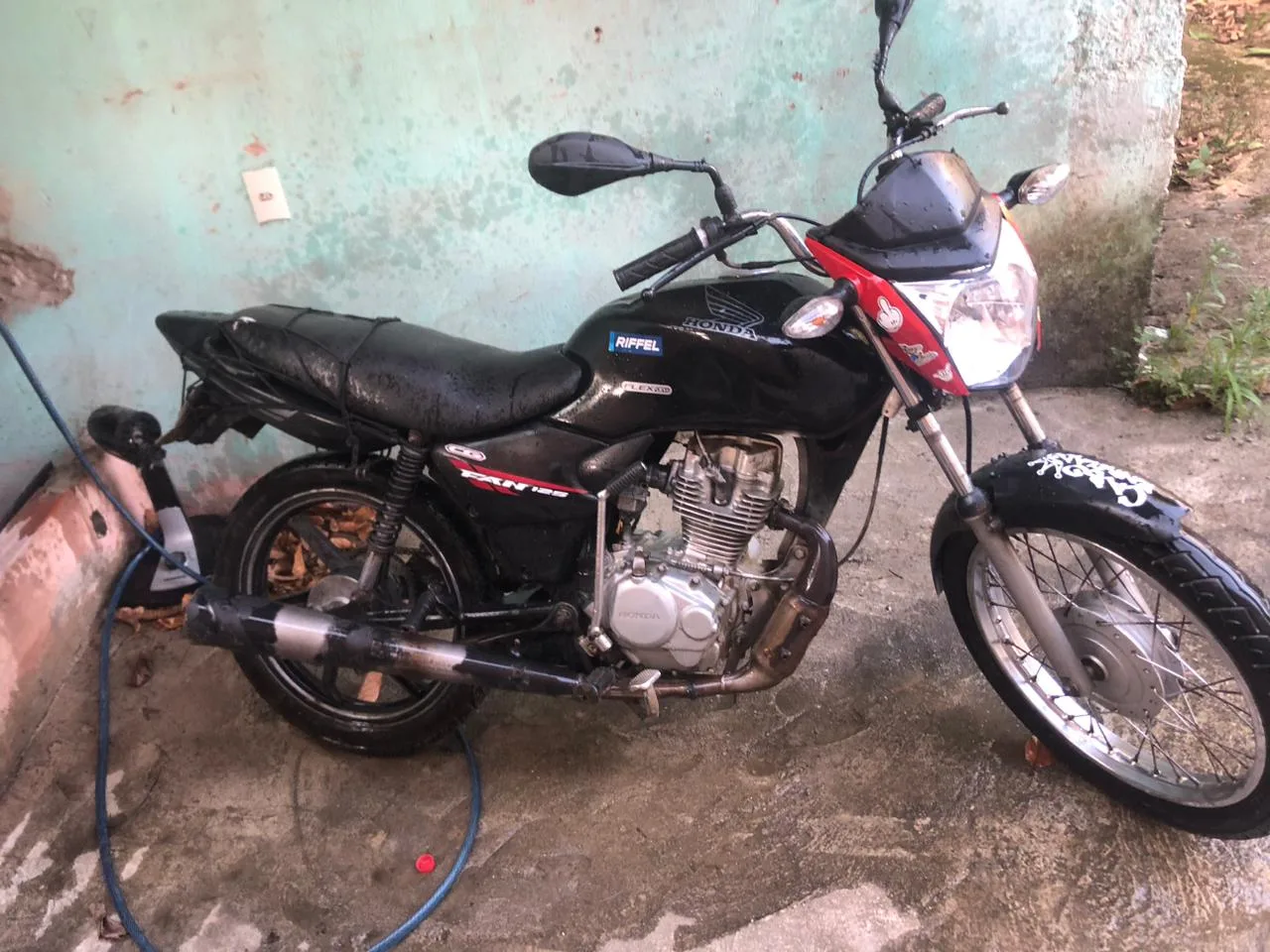 Jovem leva a moto para vender e é assaltado por falso comprador