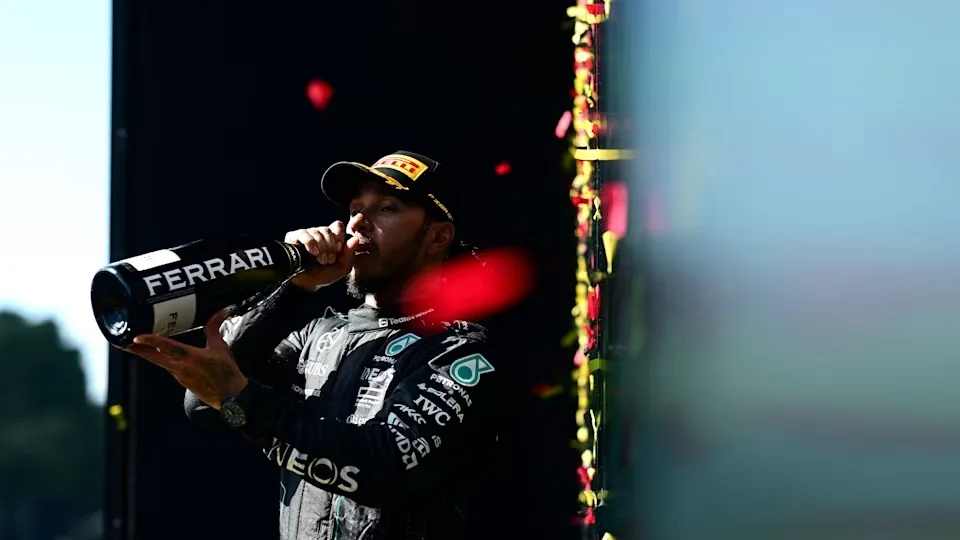 Lewis Hamilton herda a vitória do GP da Bélgica de Fórmula 1