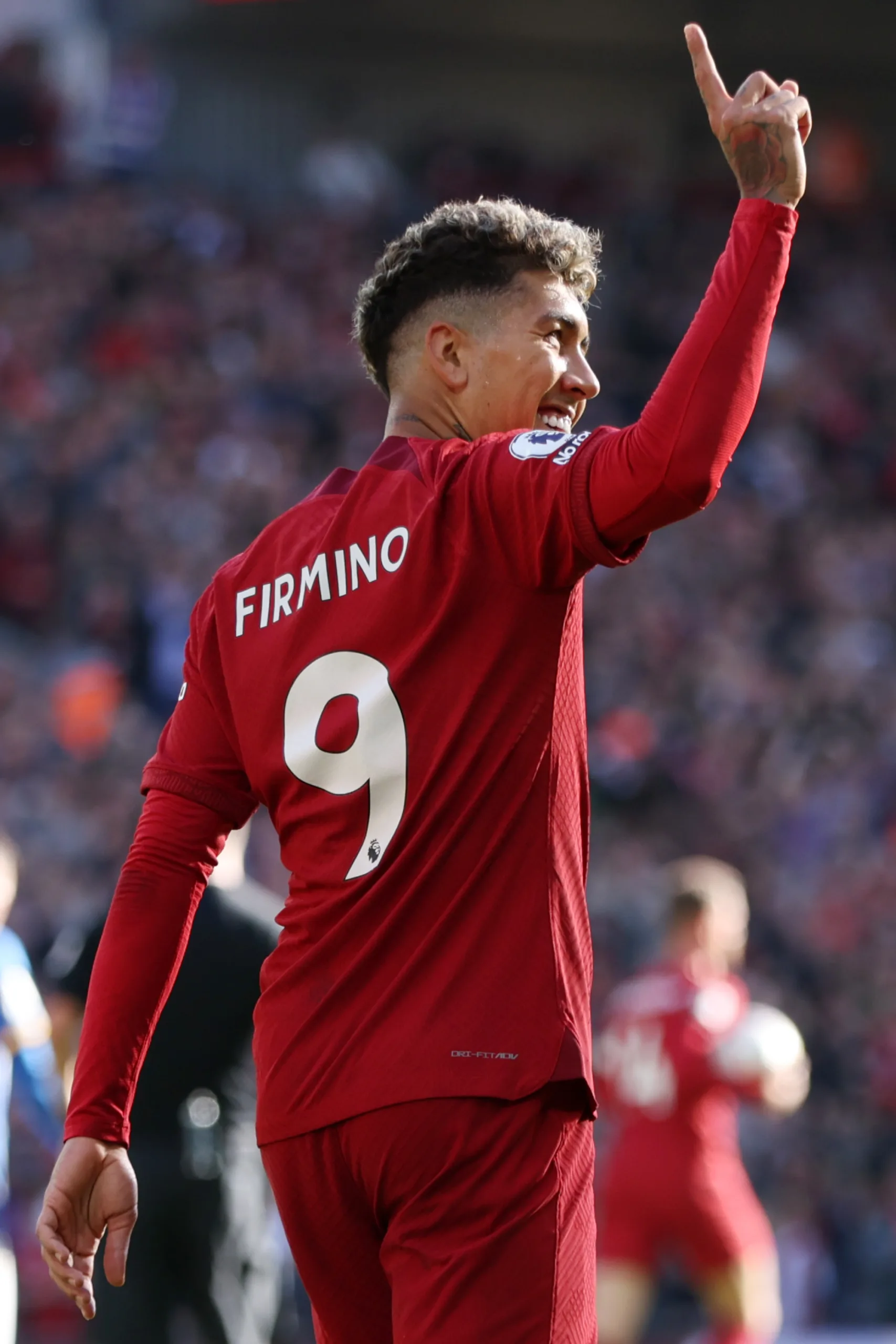 Firmino brilha com 2 gols, mas Liverpool empata com Brighton e volta a tropeçar