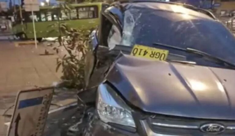 Ídolo do Corinthians, volante Rincón sofre grave acidente de carro na Colômbia