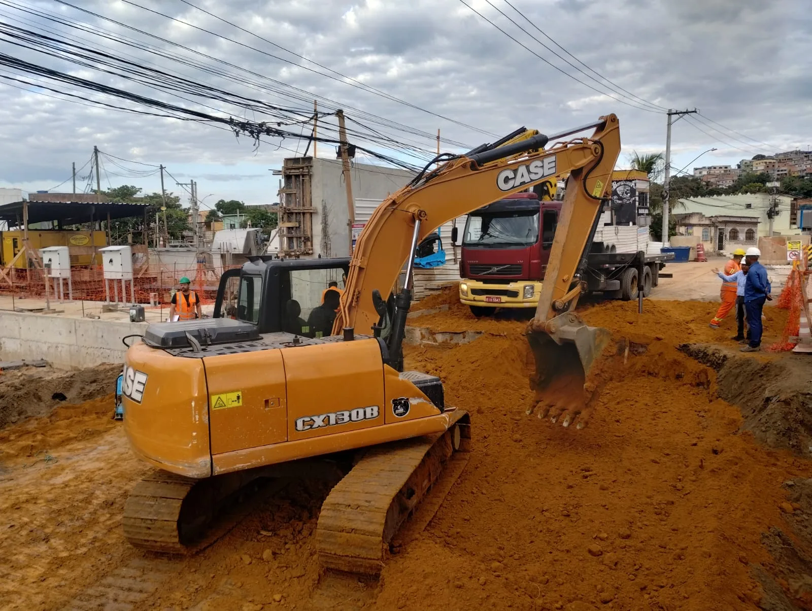 Obra atrasa e ponte do Canal de Aribiri, em Vila Velha, continua interditada até a próxima semana