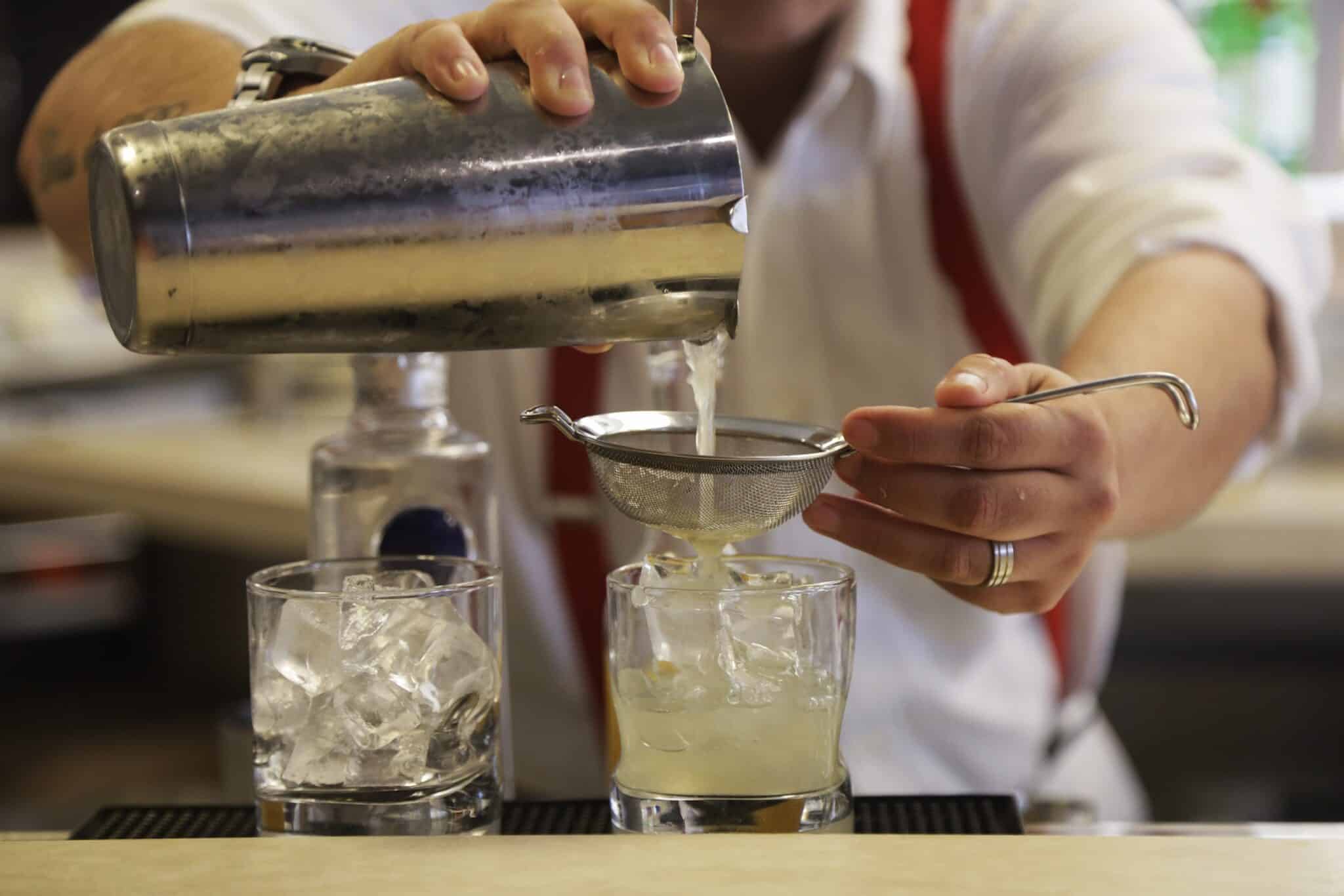 Diageo abre 500 vagas em curso online gratuito de bartender