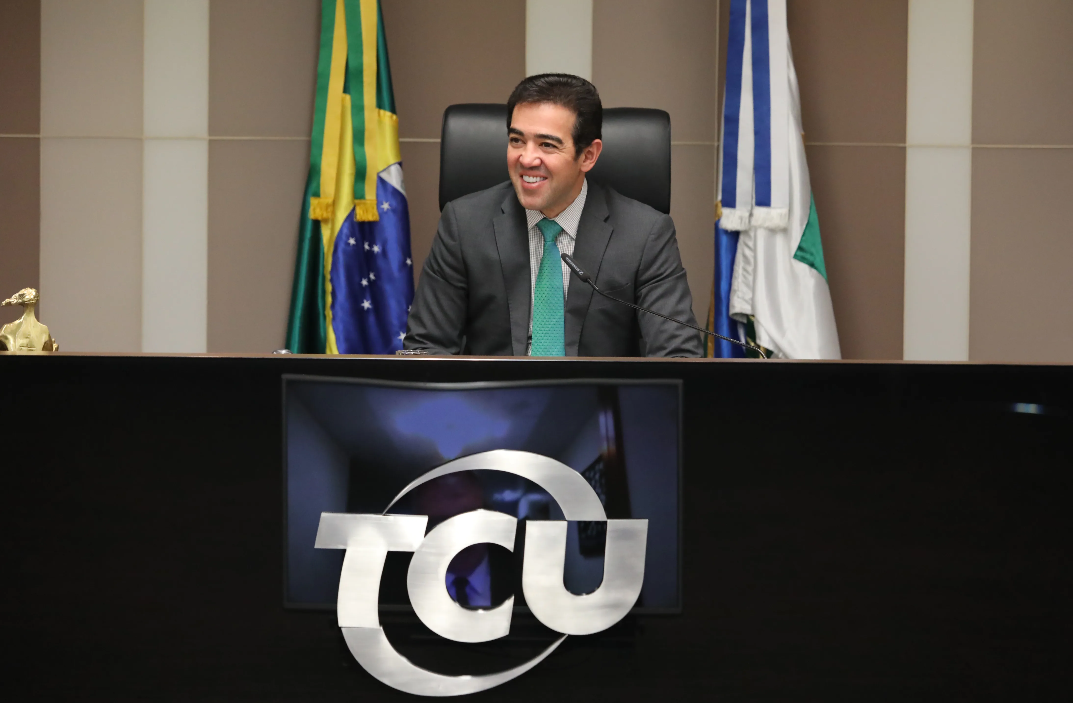 Bruno Dantas toma posse como novo presidente do TCU