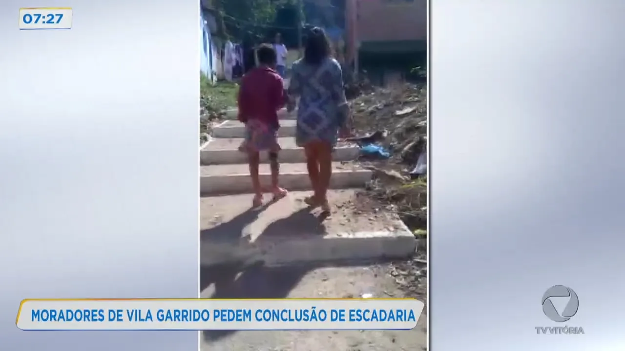 Moradores pedem reforma de escadaria em Vila Garrido