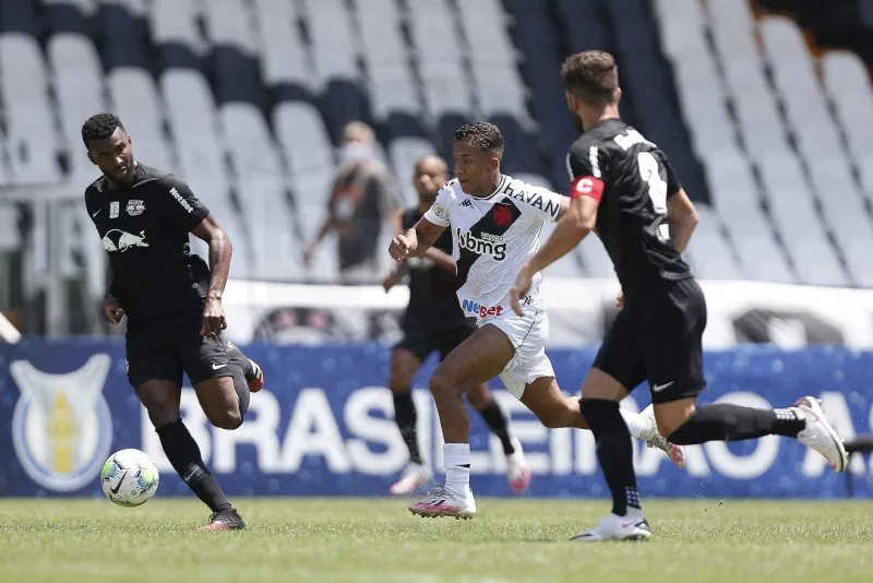 Sem Cano, Vasco mira desencantar em São Januário em duelo contra a queda