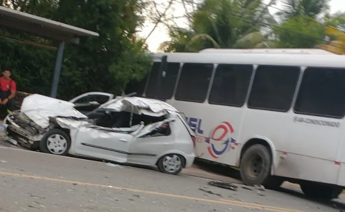 VÍDEO | Acidente com ônibus deixa uma pessoa morta na Serra