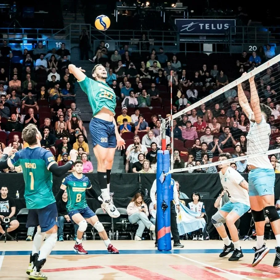 Com brilho de reservas, vôlei do Brasil celebra virada em clássico com a Argentina no 5º set