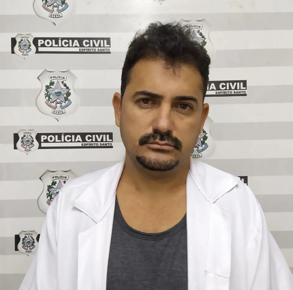 Polícia prende falso dentista em Vila Velha depois de denúncia anônima