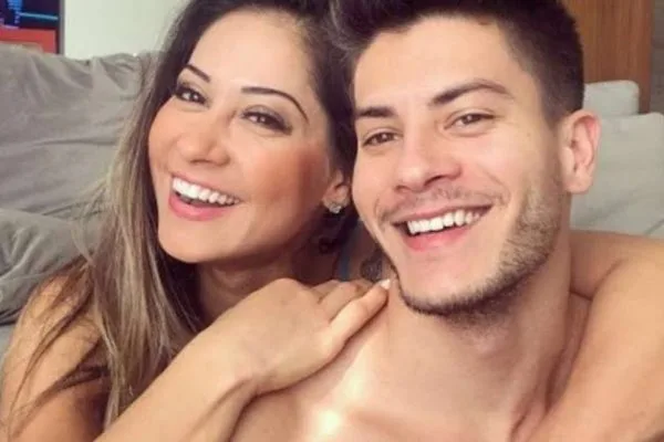 Arthur Aguiar diz que Maíra Cardi não era feliz na relação porque ele comia carne vermelha