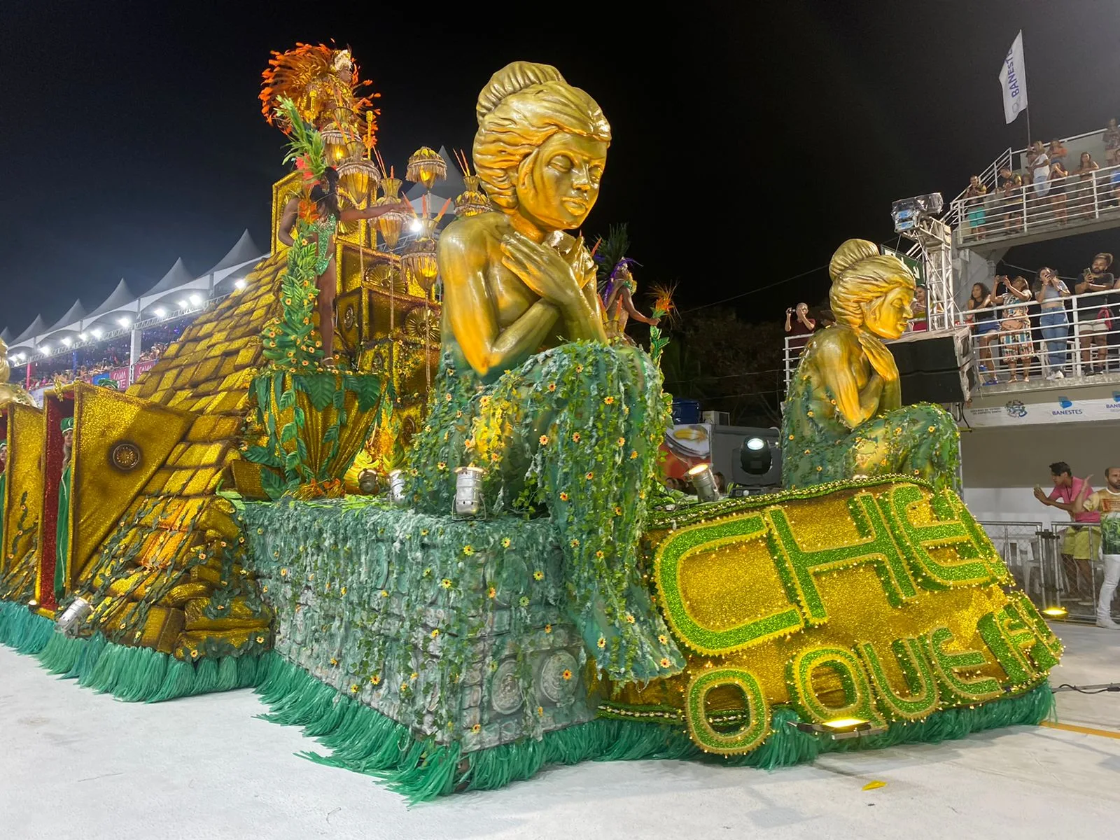 VÍDEO | Veja a apuração das notas das escolas de samba do Carnaval de Vitória