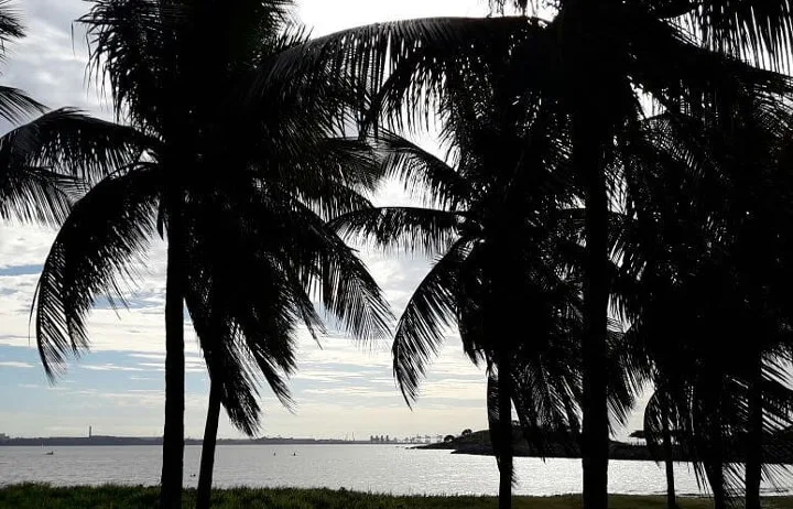 Com ventania, tempo segue firme e sem previsão de chuva no ES