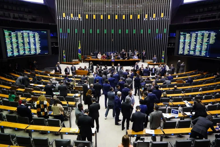 Câmara rejeita destaques ao Marco Temporal; texto vai ao Senado