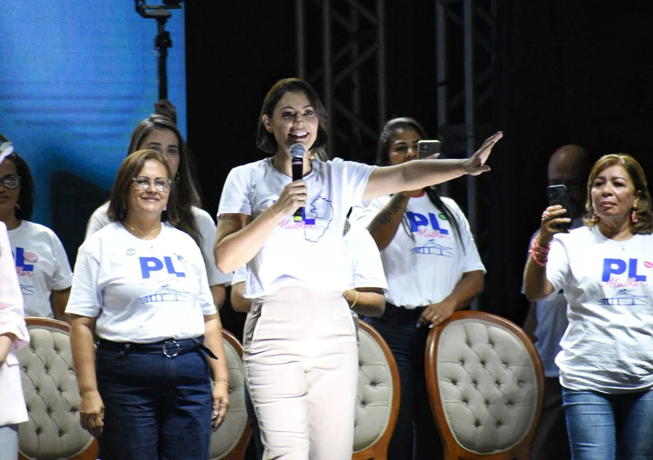 Michelle Bolsonaro vai dar "sugestões" no projeto do aborto e diz que mãe não pode ser punida