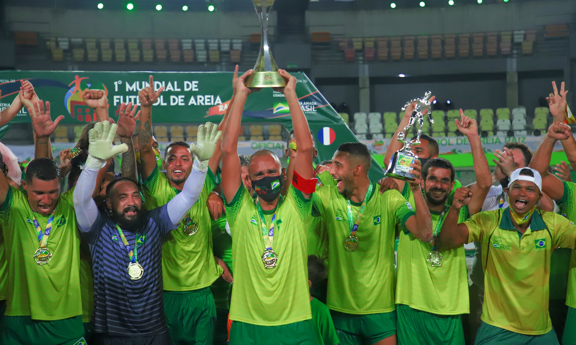 Brasil vence França e conquista Mundial de Futebol de Areia Raiz