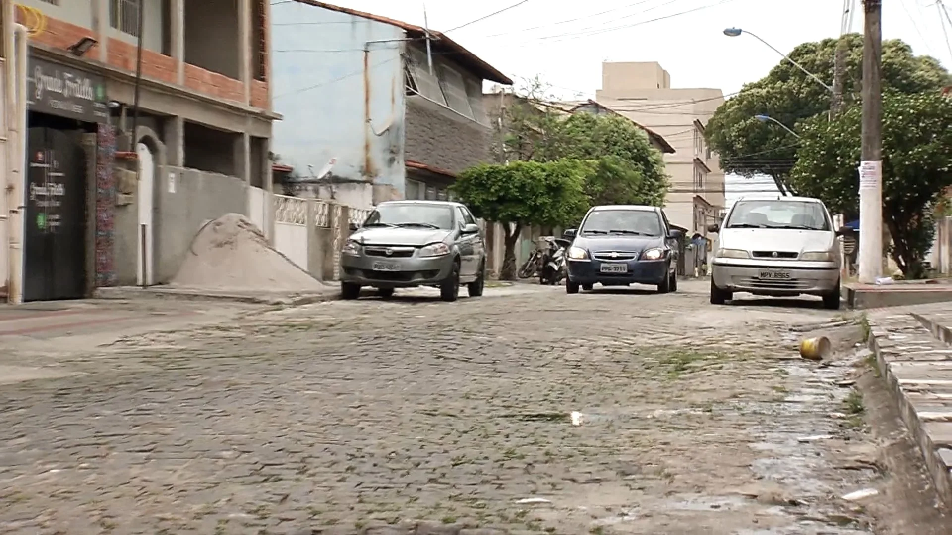 Entregadora tem moto roubada ao fazer entrega