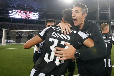 Bruno Lage vê Botafogo em momento histórico