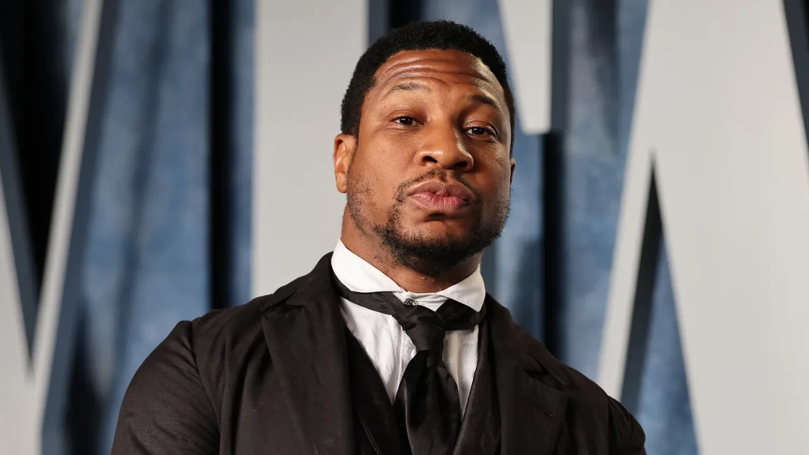 Jonathan Majors é considerado culpado de agressão e assédio