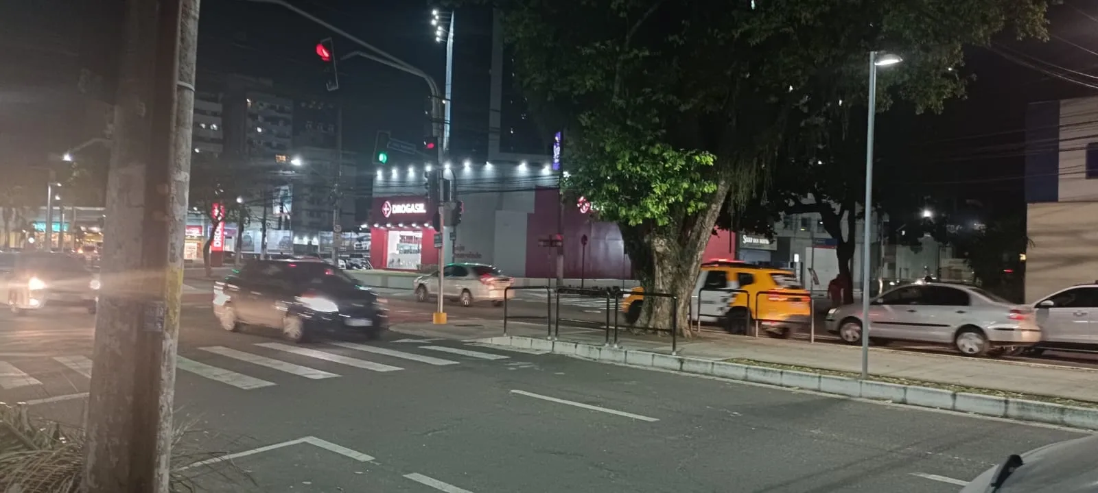 Durante perseguição, motociclista entra na contramão em bairro nobre de Vitória