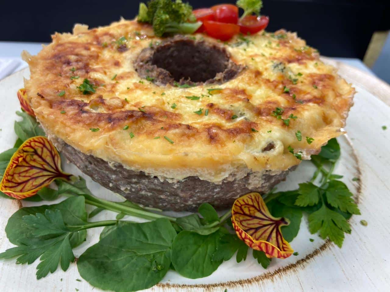 Para começar a semana leve: Quiche de carne moída, sem carboidrato