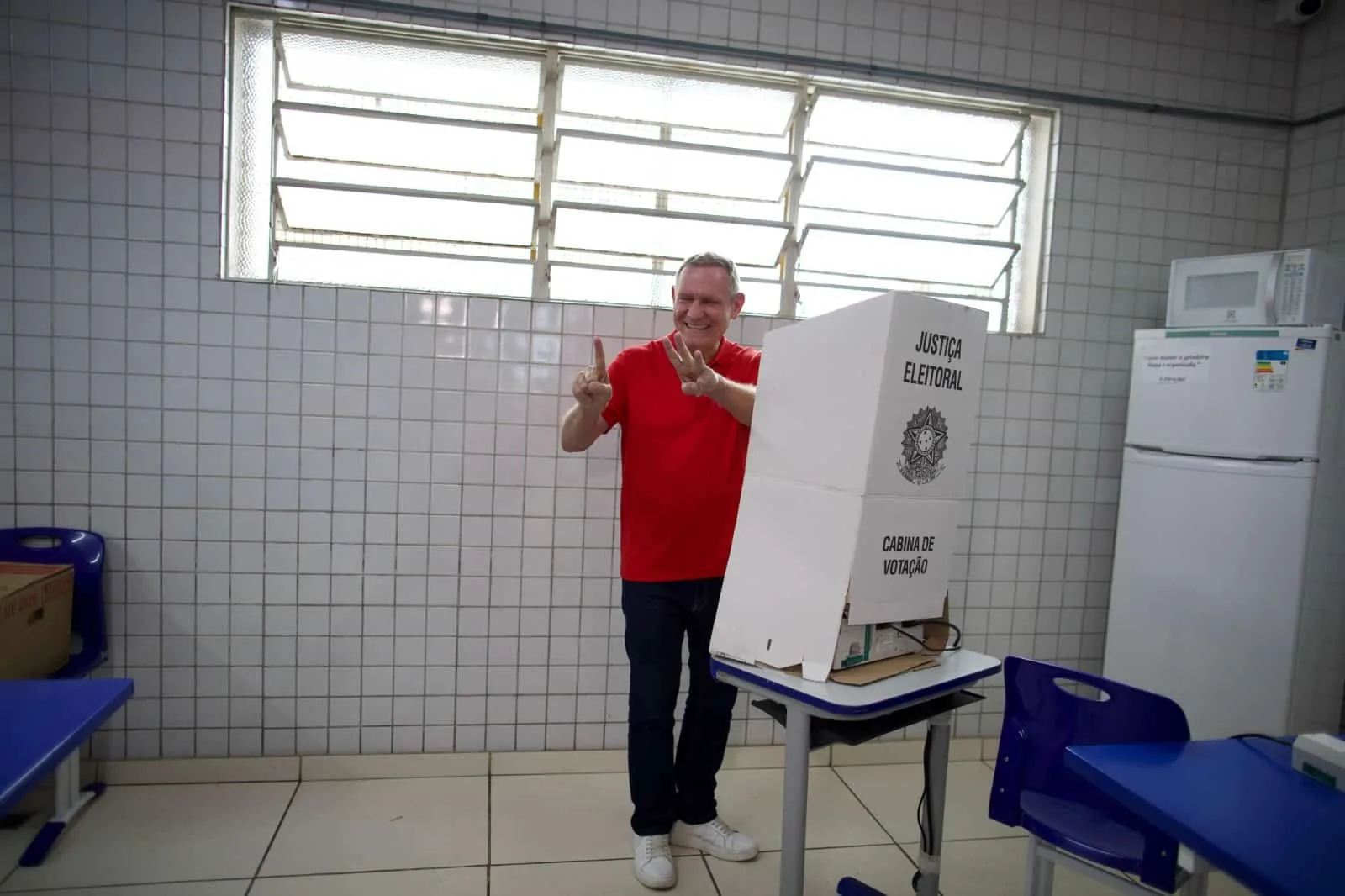 "Reconheço a vitória do candidato eleito, faz parte do processo", afirma Coser