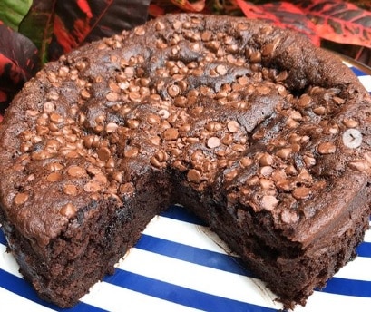 BROWNIE DE BANANA COM CACAU