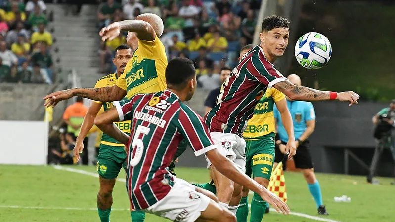 Flu prioriza a Libertadores e perde para o Cuiabá por 3 a 0