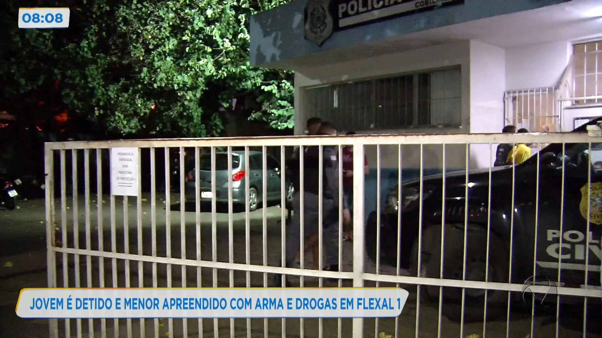 Jovem é detido e menor apreendido com arma e drogas em Flexal 1