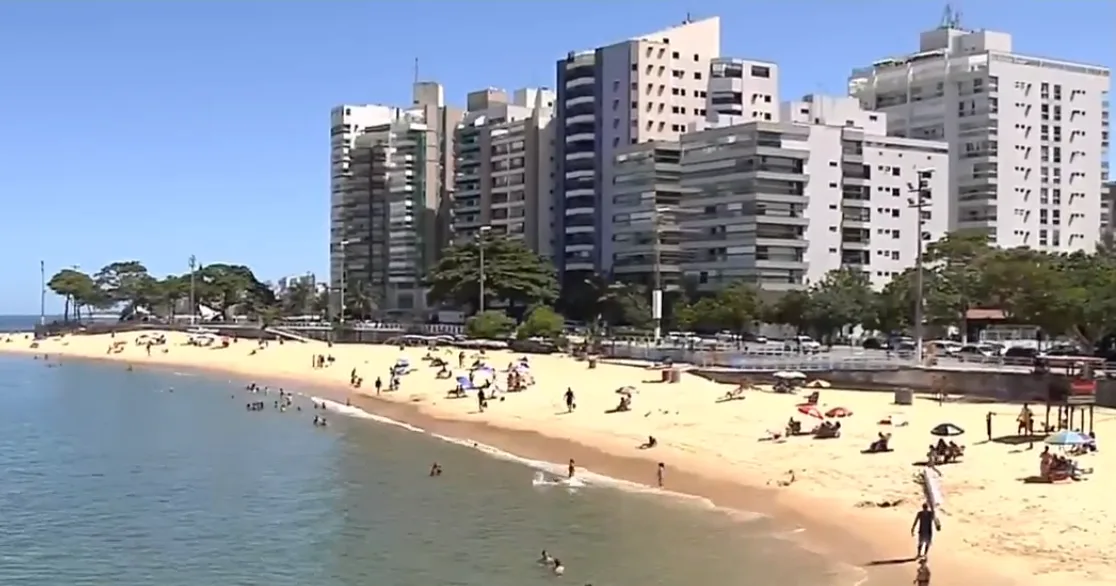 Alteração no decreto proíbe utilização de cadeiras e guarda-sol nas praias do ES