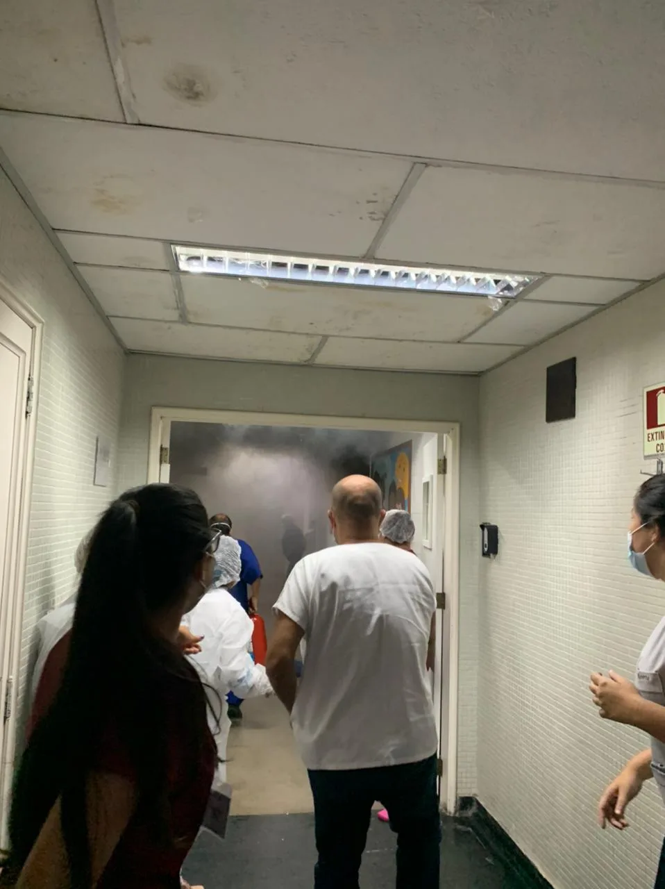 Ala do Hospital Infantil é atingida com princípio de incêndio, em Vitória