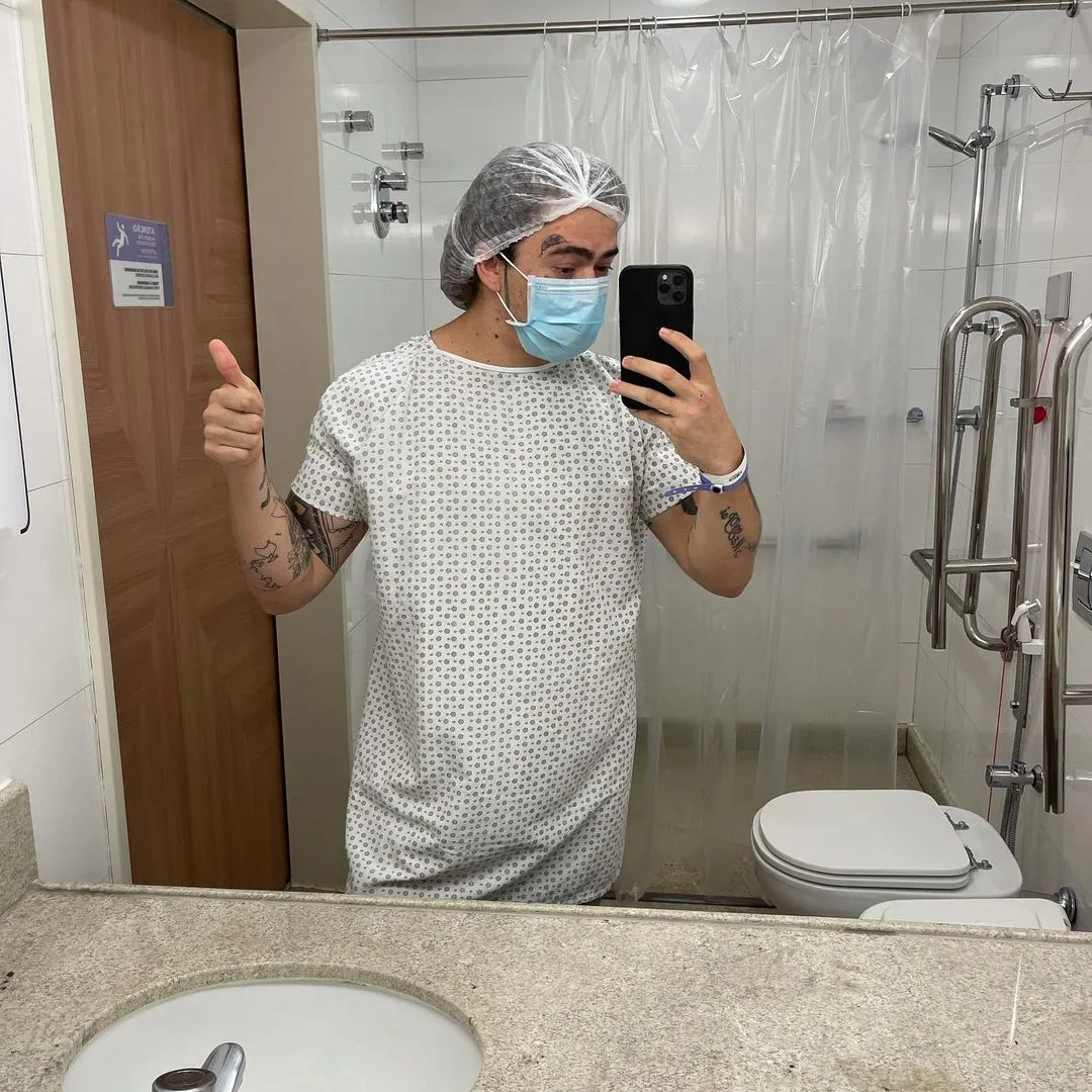 Whindersson Nunes compartilha nas redes que passou por nova cirurgia