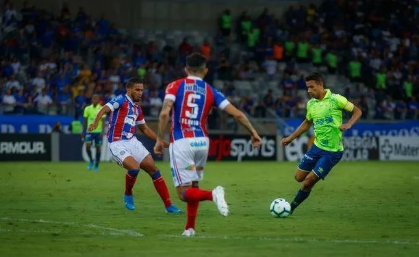 Cruzeiro empata com o Bahia e segue fora da zona do rebaixamento