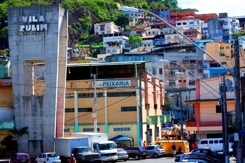 Foto de Luciana Mota para exposição fotográfica na Vila Rubim chamada CIDADE DE PALHA