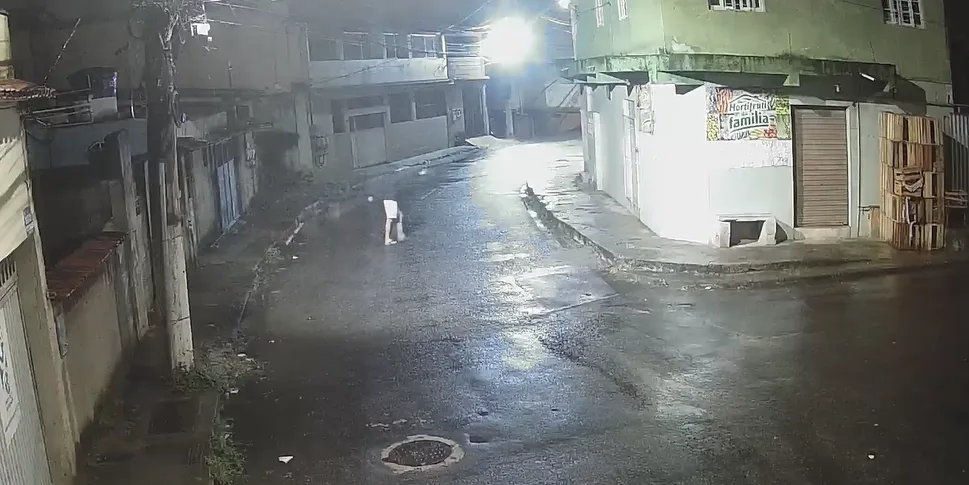 VÍDEO | Briga entre vizinhos termina em tiros contra loja em Vila Velha