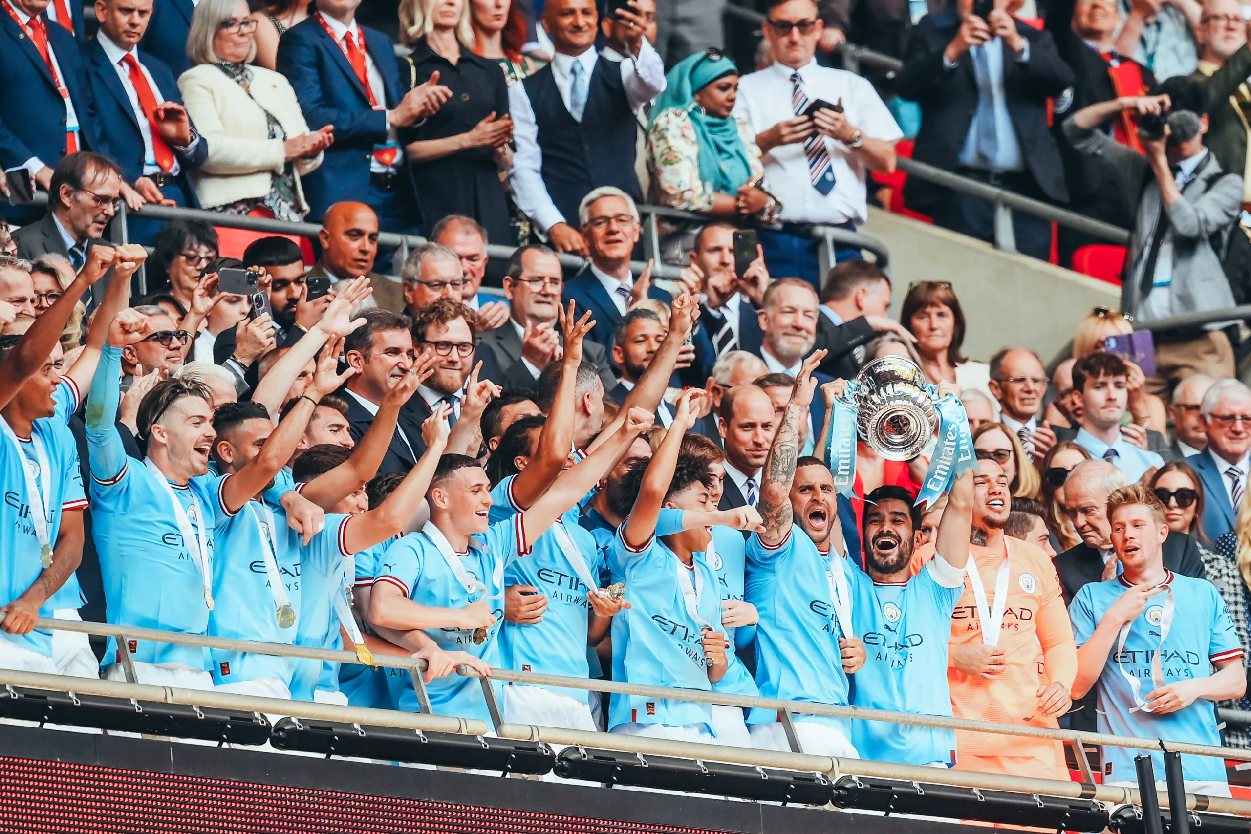 Manchester City supera United, é campeão da Copa da Inglaterra e pode faturar tríplice coroa