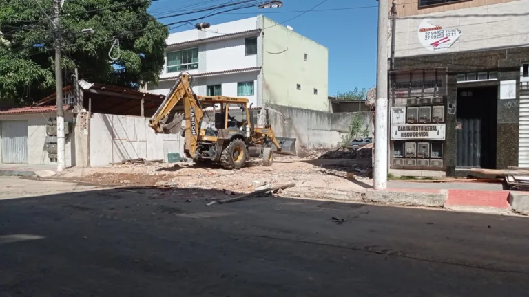 Explosão em Vila Velha: terreno onde prédio desabou é cercado para evitar invasão