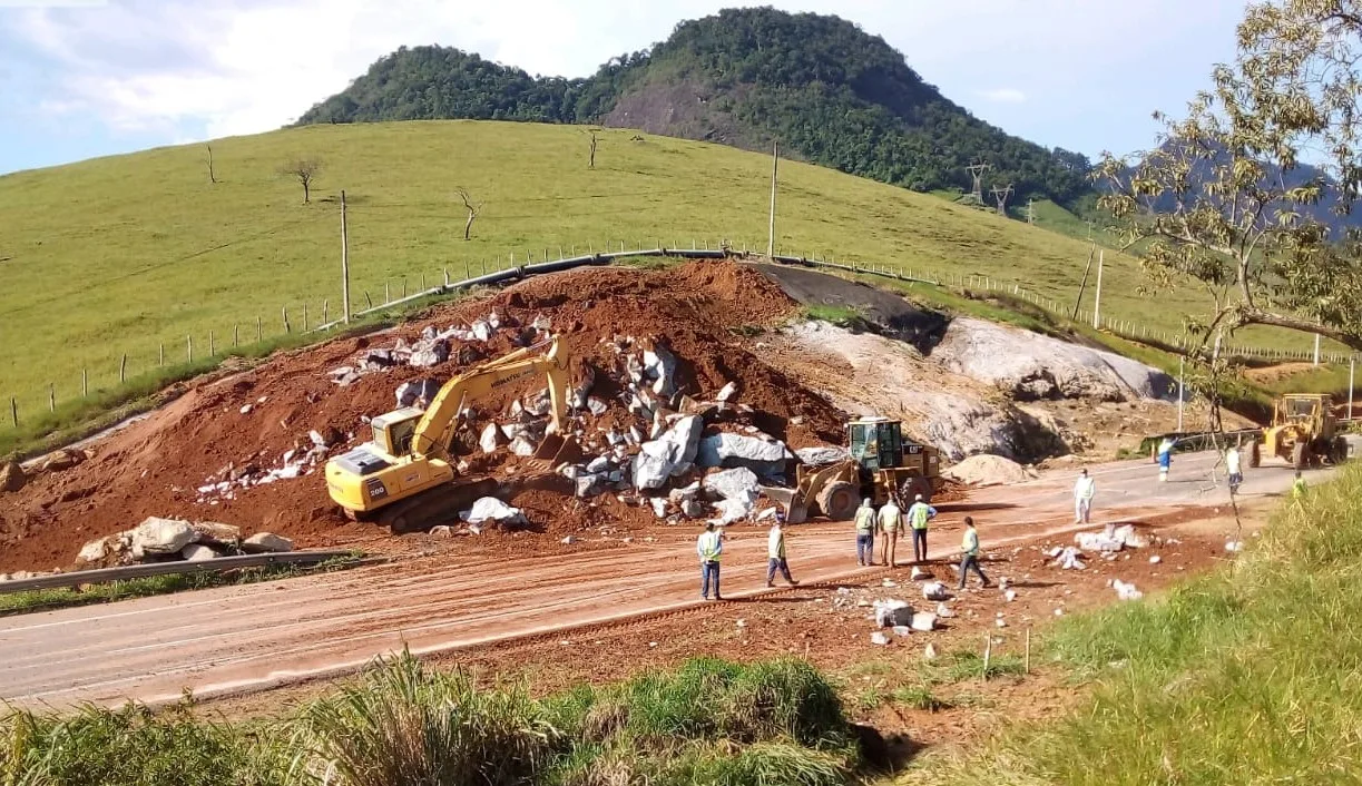 Trecho da BR-101 será interditado nesta terça-feira para 2ª etapa de detonação de rocha