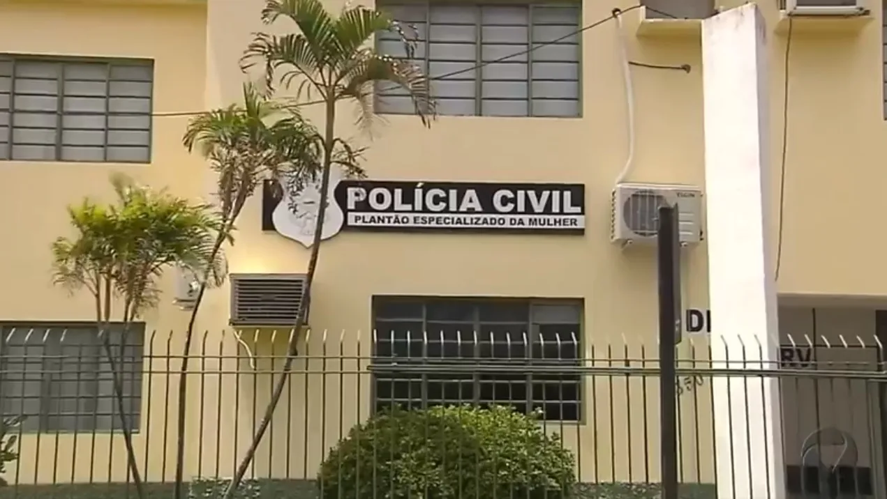 Homem ameaça companheira com faca próximo à Delegacia da Mulher e acaba preso