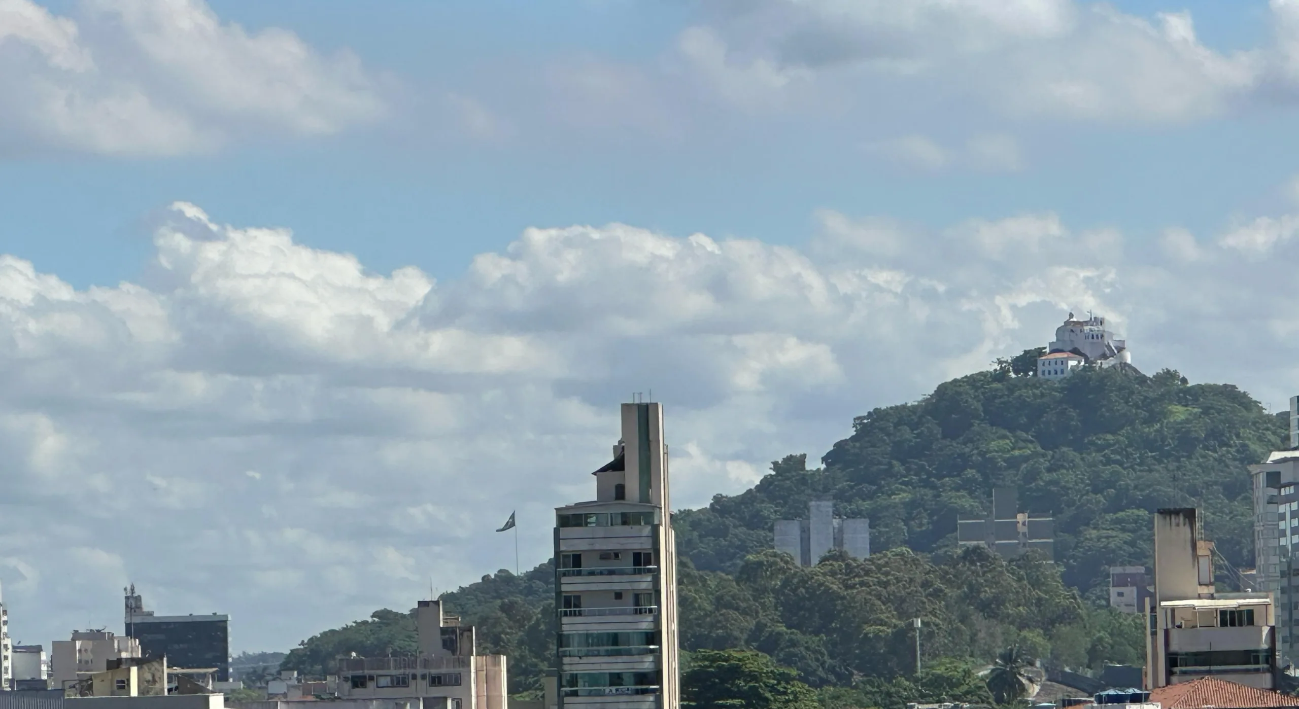 Confira a previsão do tempo para o ES neste sábado