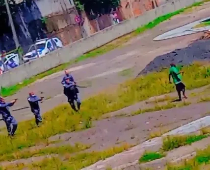 VÍDEO | Homem é preso após assaltar supermercado e tentar esfaquear sargento da PM em Vila Velha