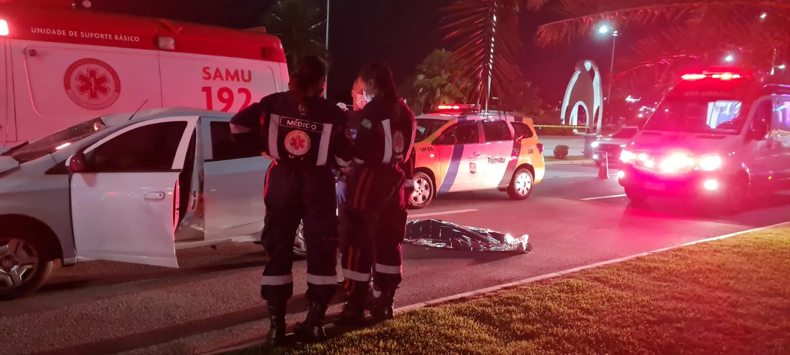 Ciclista é atropelada e morre na Praia de Camburi e motorista é detida pela PM