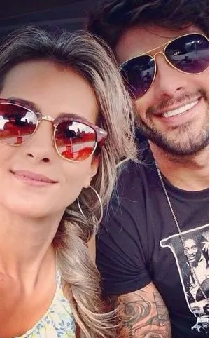 Morando com a namorada, ex-BBB Renan planeja casar e ter filhos