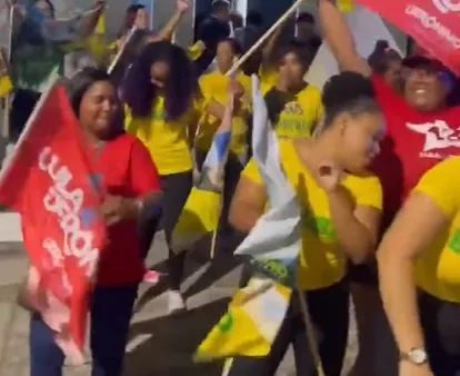 Vídeo | Apoiadores de Bolsonaro e Lula dançam juntos e chamam atenção nas redes sociais