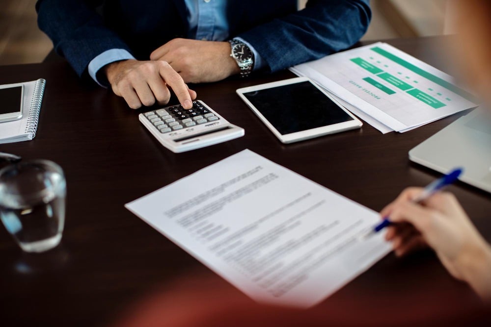 OS EFEITOS DA AUSÊNCIA OU INSUFICIÊNCIA DE BENS DO DEVEDOR NA FALÊNCIA