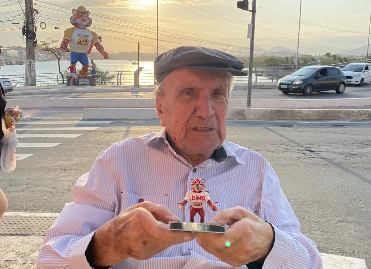 Dono do Tigrão de Guarapari completa 97 anos e recebe homenagem