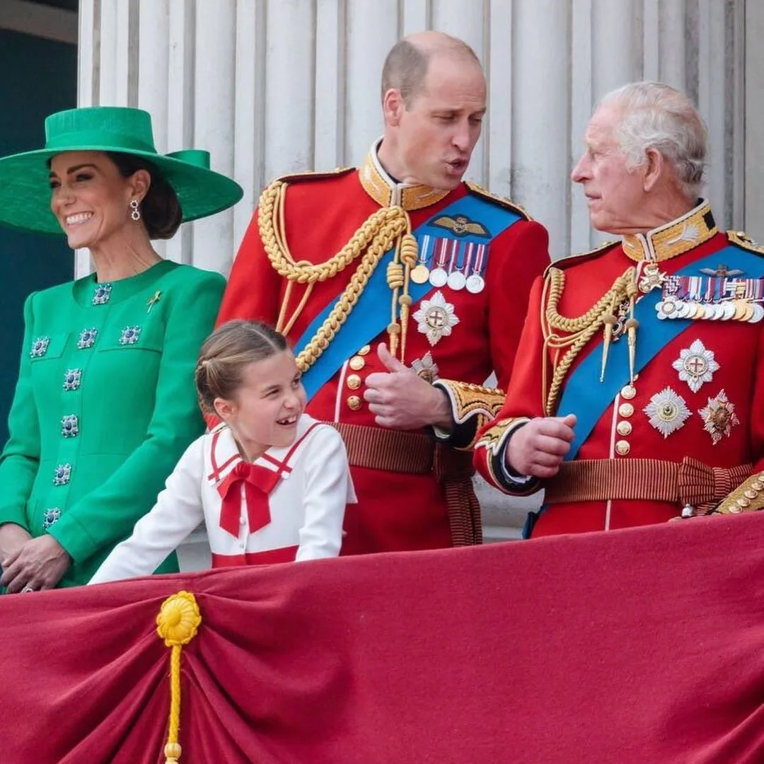 Vídeo de Rei Charles III brincando com Princesa Charlotte em evento viraliza na web